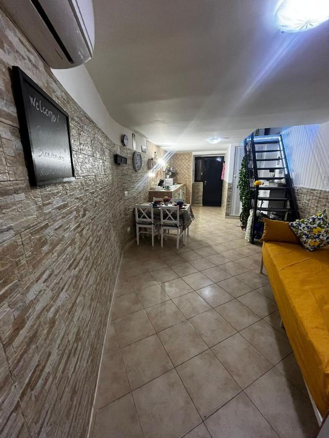On Ciro Central House Naples Exterior photo
